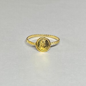 10K Yellow Gold San Lazaro &quot;Anillo de Medallita&quot; 8mm Medal Ring