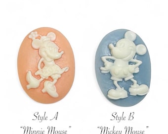 Vintage NOS (1980's New Old Stock) Mickey Mouse or Minnie Mouse Raised 40 x 30mm Cameo Brooch