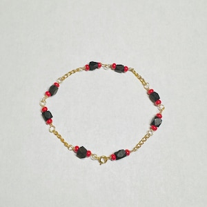 10 Karat Yellow Gold Genuine Azabache Jet and Coral 6&quot; Curb Link Kids Bracelet