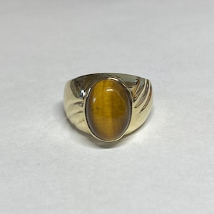 Vintage NOS 1960&#39;s 10K Yellow Gold Genuine Tiger&#39;s Eye Man&#39;s Ring