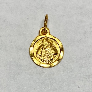 Medalla Virgen de Regla de Oro Amarillo de 14 Kilates de 8 mm para Bebé