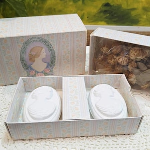 Vintage Avon “Hidden Secrets” Gift Set – NOS 1989 Hyacinth Soaps & Potpourri, Cameo Design, Romantic Bath Decor