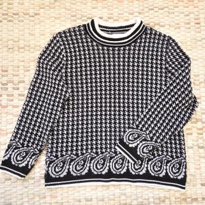 Vintage Tradition Knit Sweater | Houndstooth & Paisley | Dark Academia | Grandmacore Style | Made in Canada | Size M