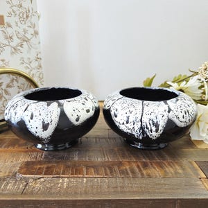 Små texturerade lavavaser | spräcklig keramik 627 | prydnadssak/allt-i-ett/planter | säljs styckvis eller parvis