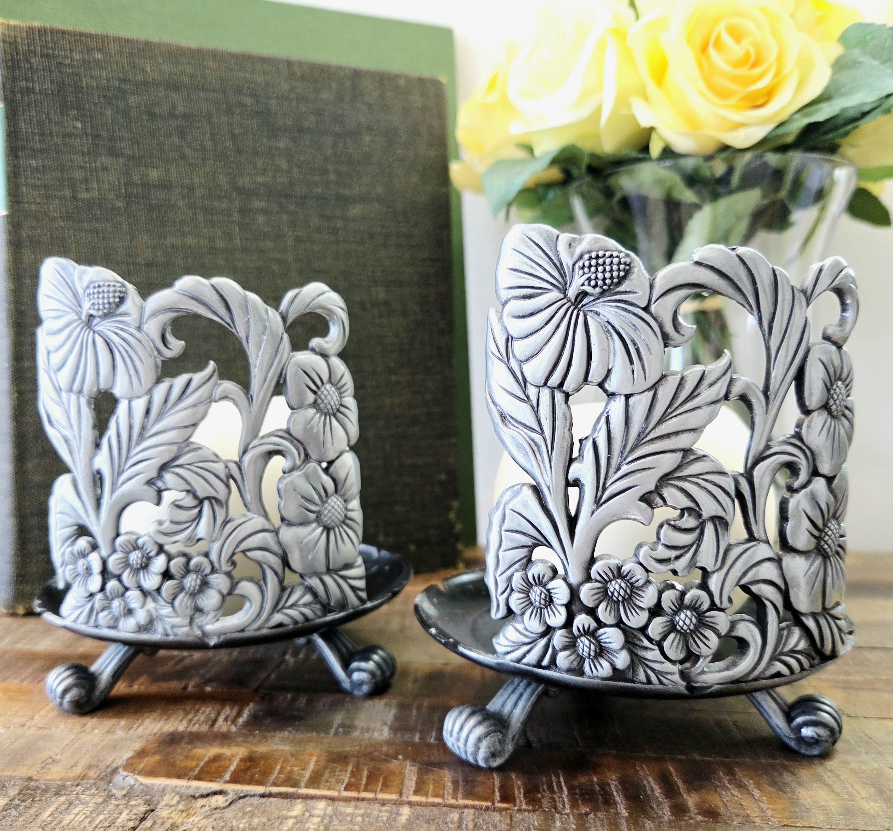 Bougeoir ou vase en étain - Décoration