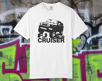 Retro FJ Cruiser 4x4 Off-Road Adventure Rock Crawler Flexing T-Shirt