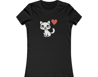 Può includere: T-shirt nera con un gatto dei cartoni animati e un cuore rosso. Il gatto è bianco con dettagli neri, seduto in posizione eretta con un'espressione sorridente. Il cuore è rosso pieno, posizionato sopra il gatto.