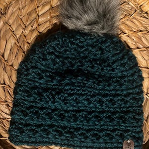 Pom Pom crochet beanie women’s