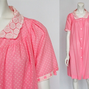 60&#39;s Miss Elaine Polka Dot Button Front Cotton Robe with Lace Collar / Medium to Large