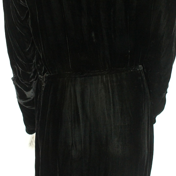 30's Black Velvet Dress / Midi Length Vintage Dre… - image 9