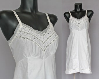 60's White Cotton Full Slip or Sundress with Eyelet and Lace Trim / Short Slip / Size 36 / Small to Medium