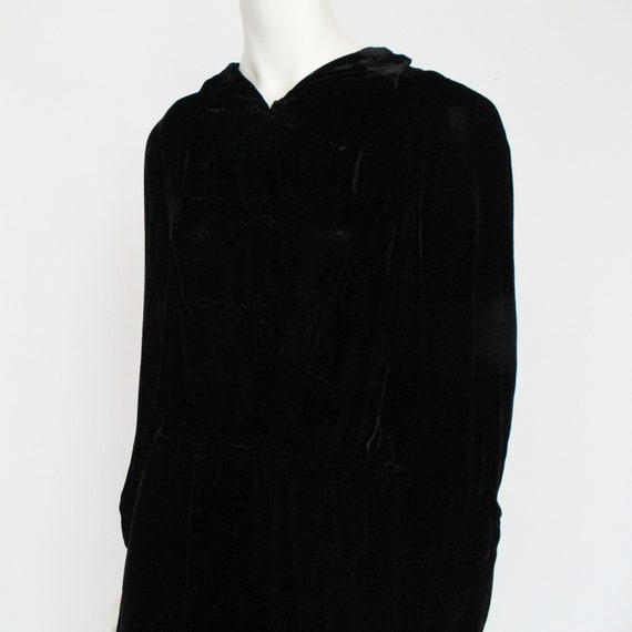 30's Black Velvet Dress / Midi Length Vintage Dre… - image 3