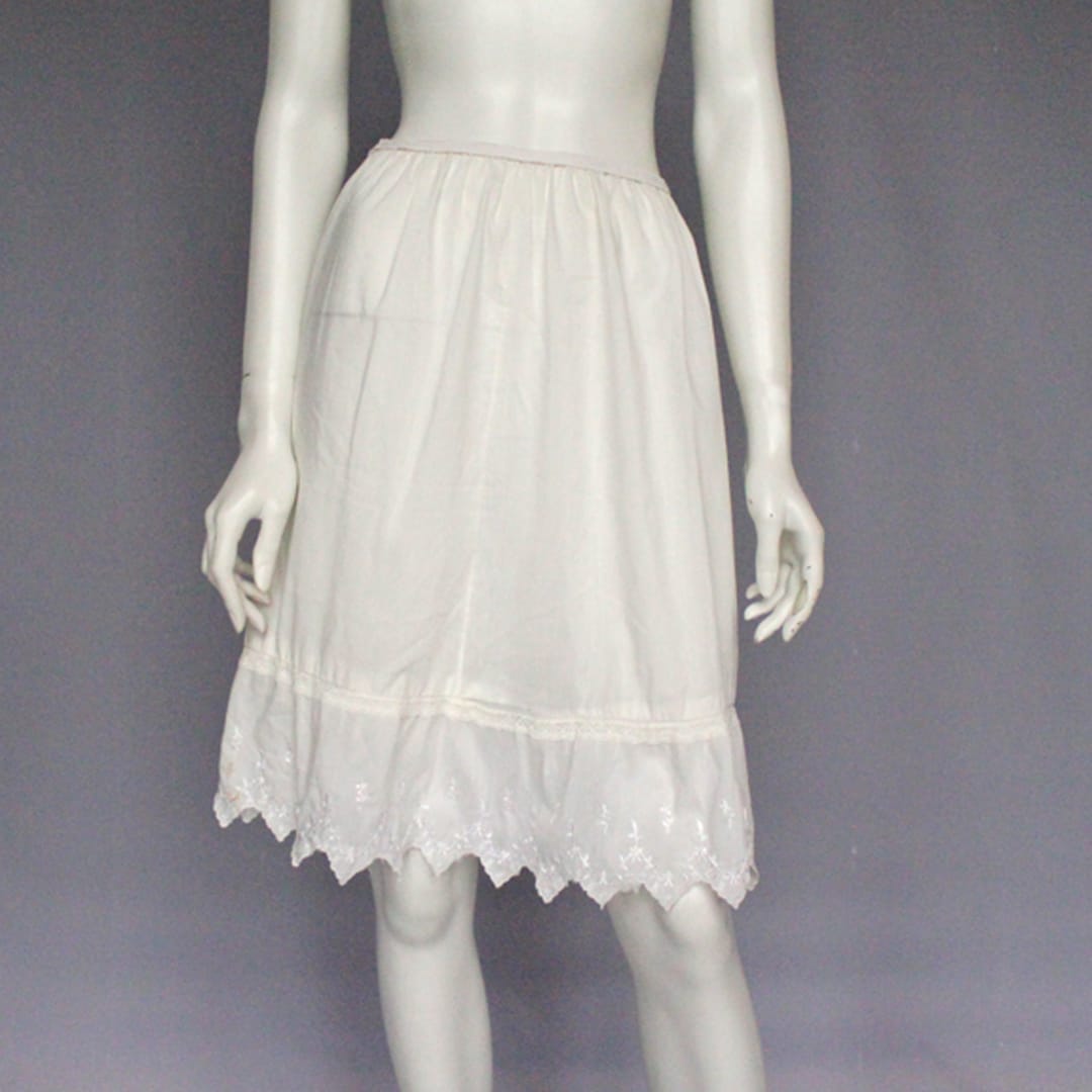 SALE 60's White Cotton Half Slip or Skirt With Wide Ruffle Etsy