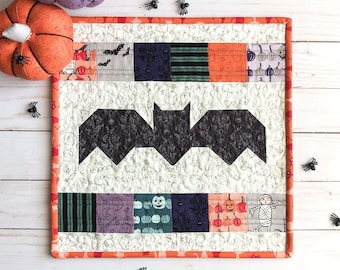 Batty Mini Quilt PDF pattern, Halloween Home Decor