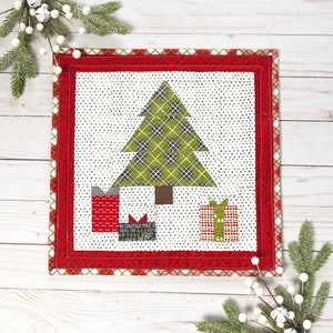 Pattern- Gifts Around the Tree Mini Quilt PDF Pattern