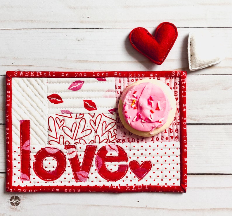 Pattern Bring the Love Valentine Mug Rugs image 2