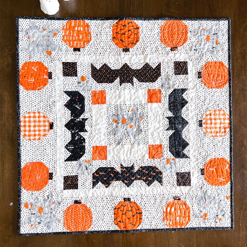 Batty Pumpkins Table Topper and Pillow PDF Pattern - Etsy