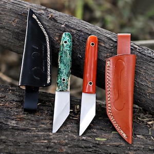 Pair of Custom Designed Handmade Carbon Steel Hunting Skinner Knives With Natural Leather Sheath.