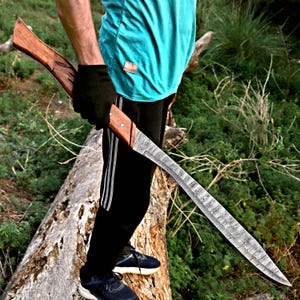 Rustic / Collector-Focused Artisan Sword – Hand-Forged Damascus Steel Blade for Collectors & Outdoor Enthusiasts - Best Gift For Him