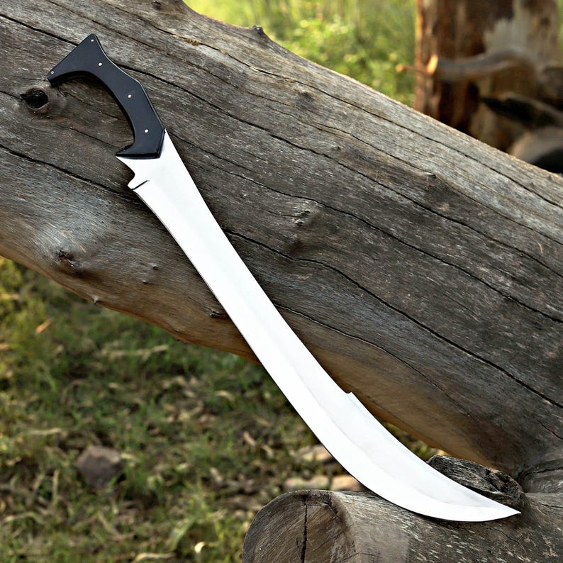 Miecz kuty ręcznie ze stali D2: rękojeść z micarty, pochwa ze skóry krokodyla zdjęcie 7