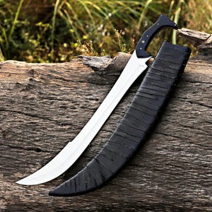 Miecz kuty ręcznie ze stali D2: rękojeść z micarty, pochwa ze skóry krokodyla zdjęcie 10