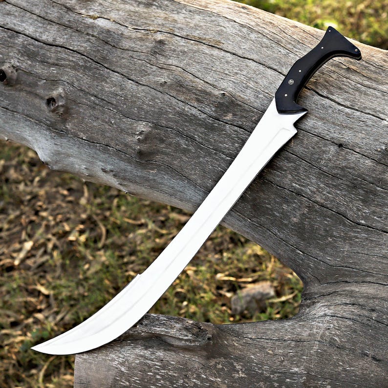 Miecz kuty ręcznie ze stali D2: rękojeść z micarty, pochwa ze skóry krokodyla zdjęcie 6