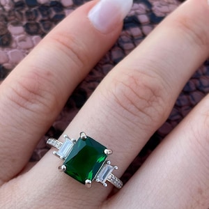 Vintage Emerald Ring, Green Promise Ring, 2.5 ct Emerald Gemstone Art Deco Ring, Anniversary Gift for Her, Engagement Ring May Birthstone
