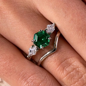Emerald Engagement Ring, Green Vintage Promise Ring Set, Sterling Silver Hexagon Ring Set, Lab Emerald Stacking Matching Ring, Birthday Gift