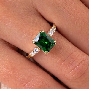 Dainty Emerald Ring, Vintage Engagement Ring, 14K Gold on Silver Green Birthstone Art Deco Dainty Ring for Women, Anniversary Gift for Her