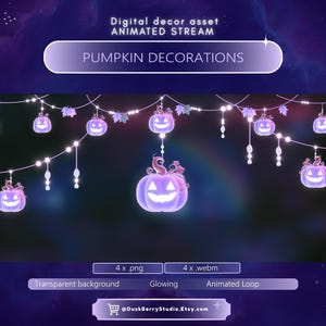 Peut inclure: Actif de décoration numérique avec des citrouilles d'Halloween violettes lumineuses suspendues à des guirlandes lumineuses avec des cristaux. Texte : Digital decor asset ANIMATED STREAM PUMPKIN DECORATIONS, 4 x .png, 4 x .webm, Transparent background, Glowing, Animated Loop.