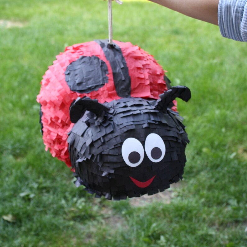 Ladybug Piñata, summer pinata, Our little ladybug party, birthday party decor, Party game, ladybird pinata afbeelding 1