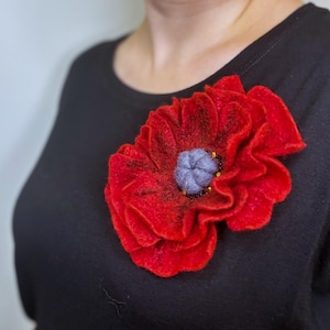 Large felt flower, Red poppy flower made of felt, Felt brooch, Handmade red poppy brooch, Wool brooch for women, Flower Brooch Pin