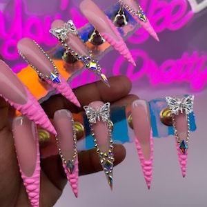 Custom Press On Nails , Handmade , Pink Stilletto Nails