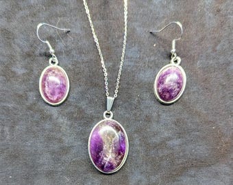 Silver Amethyst Pendant Necklace and Earrings