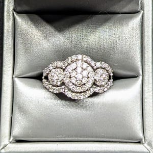 10k White Gold Diamond Cluster Ring