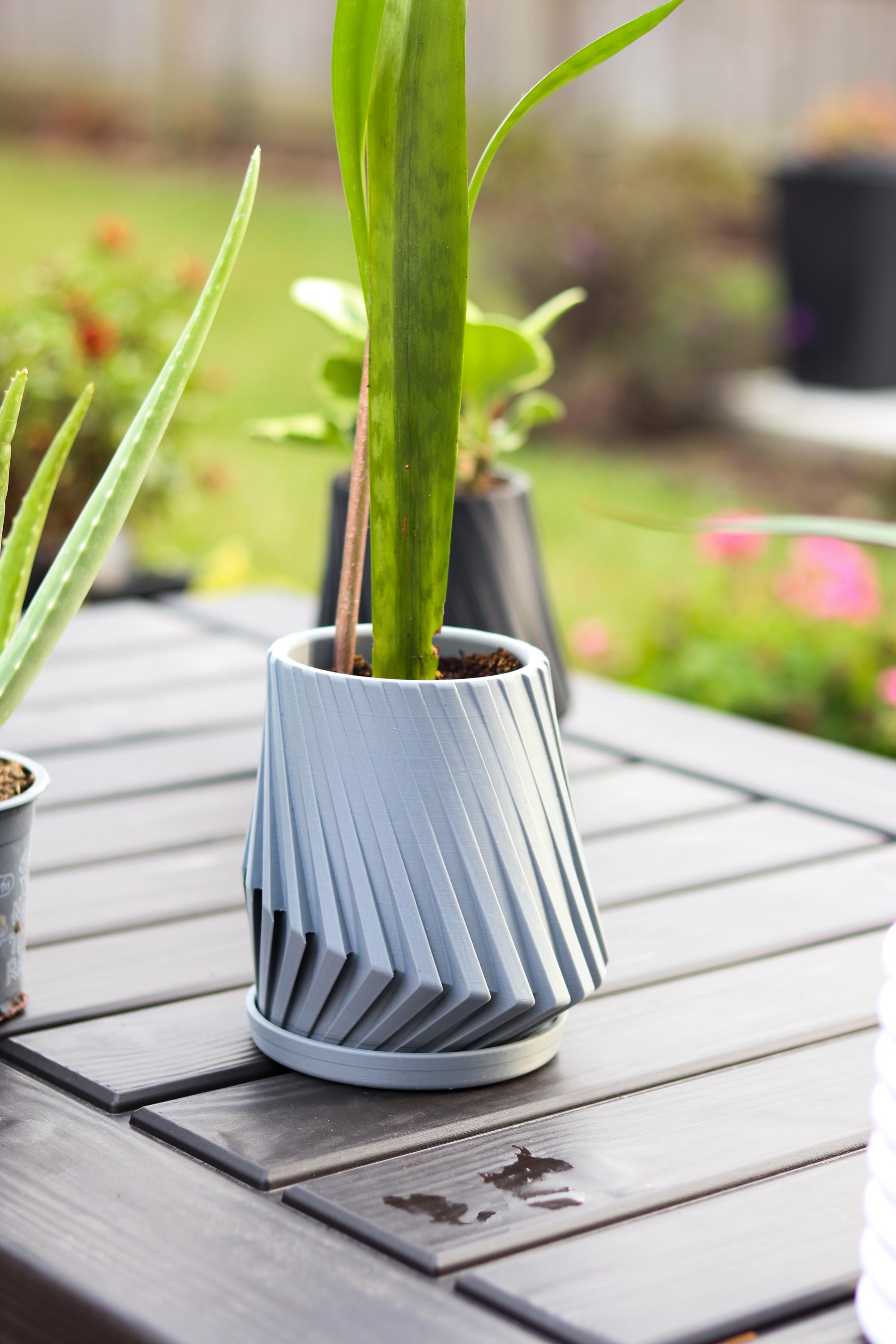 Angular Planter| Modern Angular Flower Pot| Minimalist Flower Pot With ...