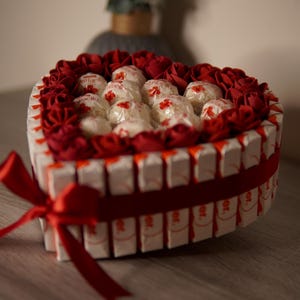 Duo luxueux : Kinder & Raffaello Temptations ! Une boîte de chocolats en forme de coeur pour vos proches !