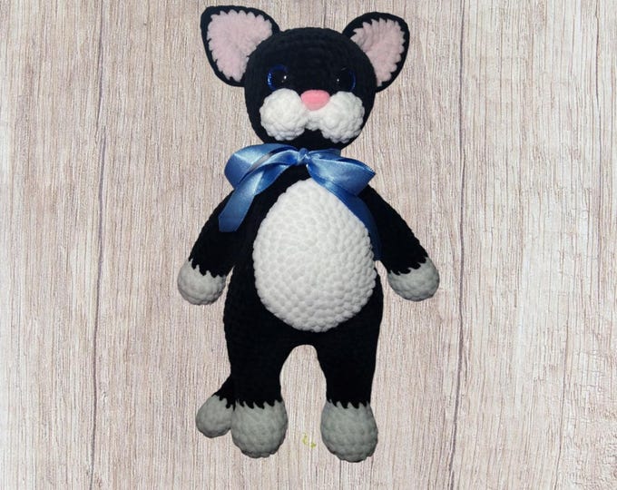 Knitted plush cat Felix – soft and fluffy, an adorable gift for children and collectors