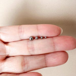 F136 massief titanium push pins kogelbout labret 4 mm, 3 mm, 2,5 mm, 2 mm, kraakbeenpiercing, schroefdraadloze piercing met perspassing, tragus