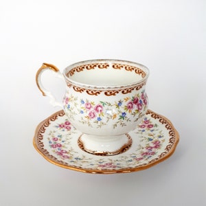 Elizabethan Fine Bone China, England - Hard to Find - Vintage Cup and saucer - decor with soft pink roses and elegant golden trim