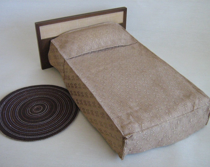 Vintage Barbie 1958 Mattel M.C.F. Queen Bed Stock # 807 Fabr