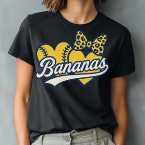 Pacote de PNG de beisebol de banana com laço de leopardo – 3 arquivos de clipart transparentes divertidos para fãs de bola de banana e projetos com espírito de equipe