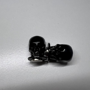 Small Black Skull Shaped Hide, Jumping Spider Hide, Spooky Spood Hide