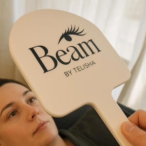 Personalisierter Salon Handspiegel mit Logo - Personalisierter Acryl Branding Spiegel für Lash & Brow Artists, Haar- und Schönheitssalons