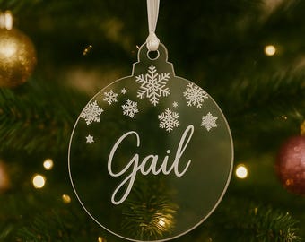 Gepersonaliseerde doorzichtige kerstbal | Gegraveerd acrylornament | Aangepaste naam sneeuwvlokdecoratie | Vakantieherinnering
