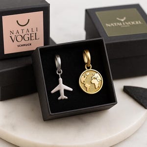 Örhängen med flygplan och jordglob, personlig gravyr av land eller världskarta, resesmycken, örhängen i 925 sterlingsilver eller guld, present till resenärer
