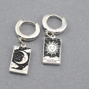 Tarotoorbellen zon en maan, 925 sterlingzilver of goud, tarotoorbellen, symbolisch cadeau voor liefhebbers van tarot en astrologie. Tarotkaartoorbellen