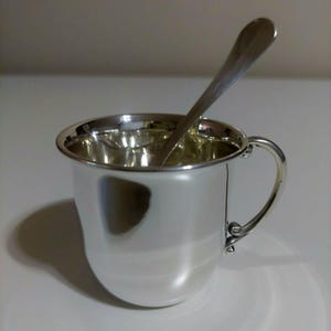 赤ちゃんと子供用のテーブルセット 925 スターリングシルバー製のカップとスプーン、赤ちゃん用給餌セット