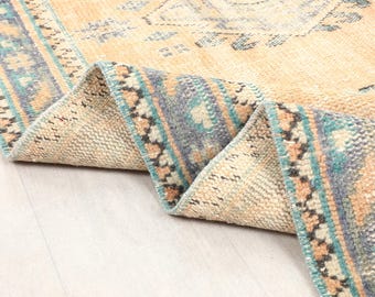 ヴィンテージ トルコ製ランナーラグ：ベージュブルーフローラル柄廊下