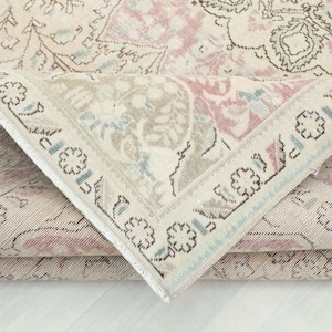 Groot Oushak-vloerkleed met bloemen: beige, bruin en roze vintage Turks wollen vloerkleed (9,7 x 12,7 ft)
